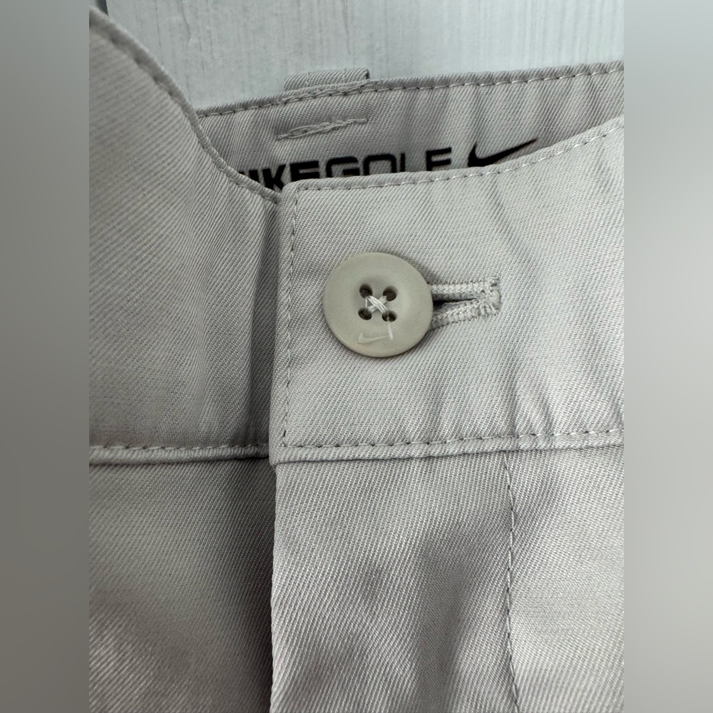 Nike Golf Khaki Golf Shorts 40 | Sporty | Athleisure | Embroidery Logo